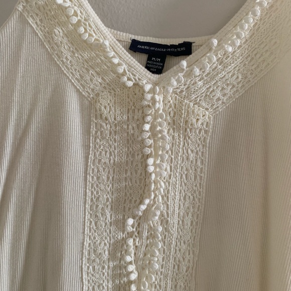 cream tank w/ lace detail - Picture 2 of 3